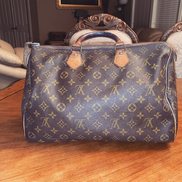 Louis Vuitton Handbags - Louis Vuitton speedy 35
